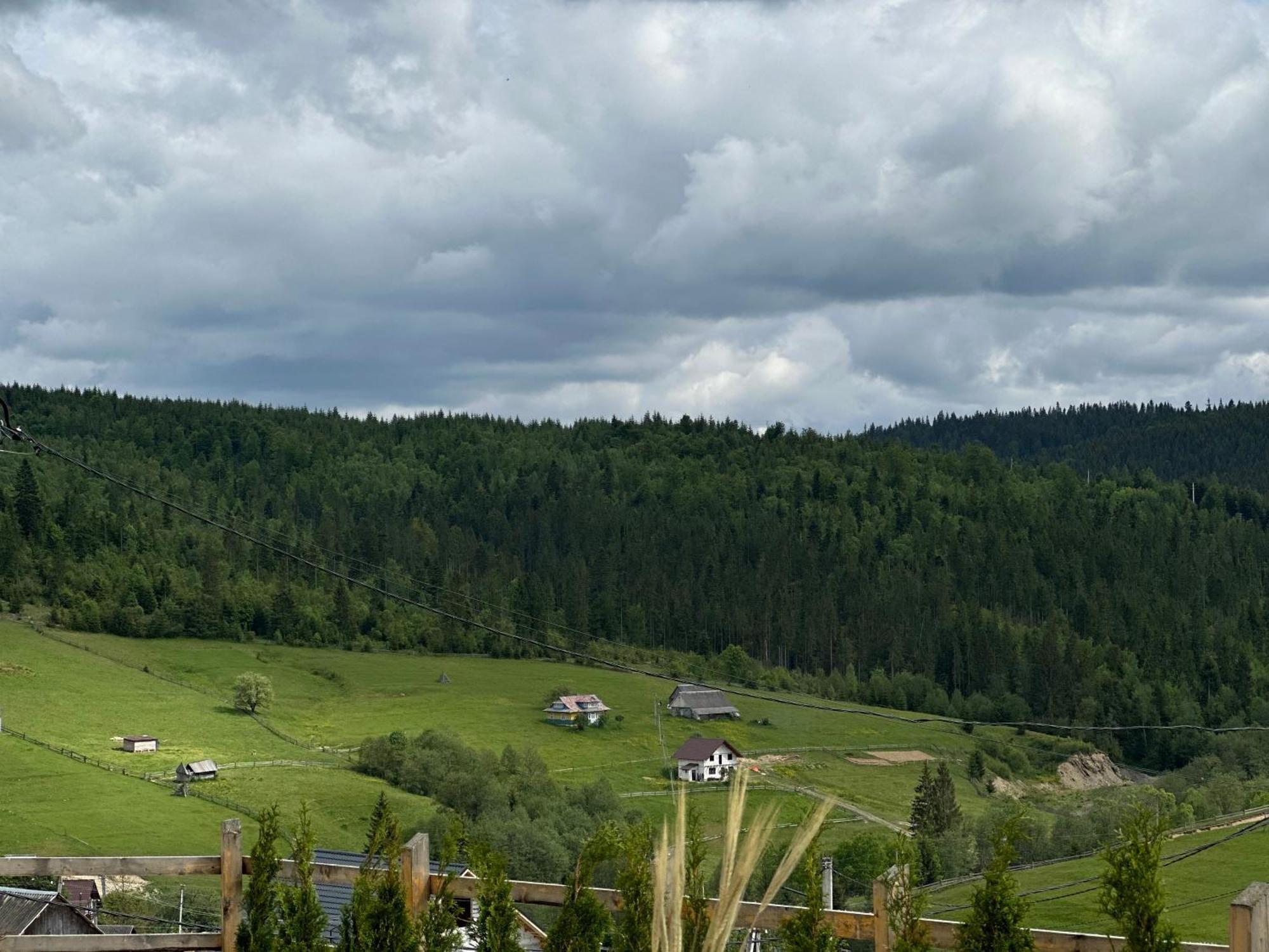 Шепіт Лісу Hotel Bukovel Eksteriør billede